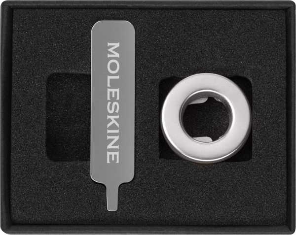 Przypinka MOLESKINE O, srebrna