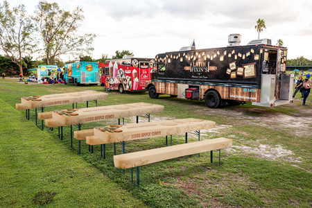 Counter A-tension M Graphic